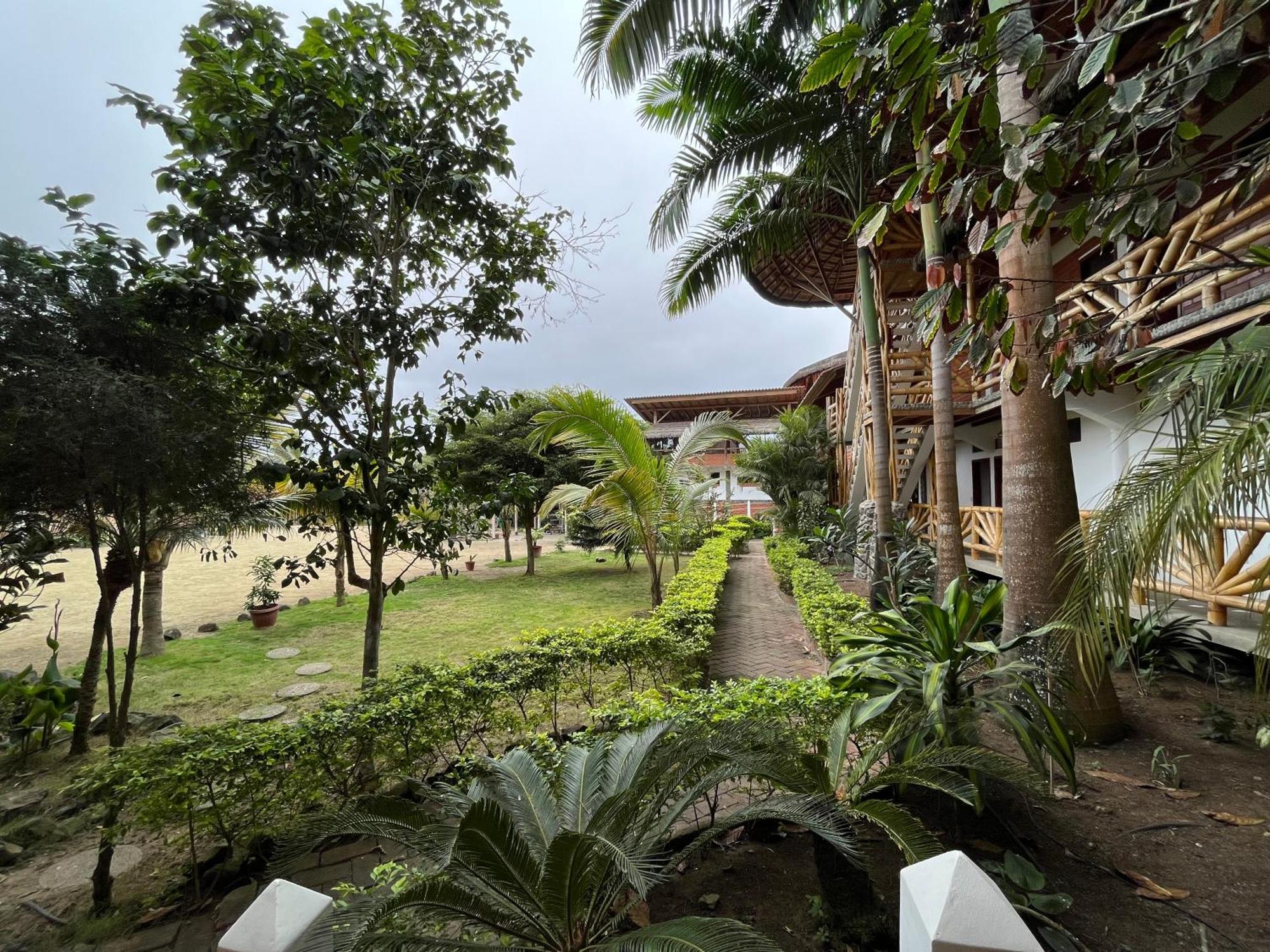 Victor Hugo Hotel Puerto López Exteriör bild